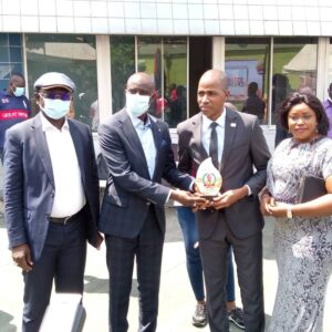 M.Yamoussa Coulibaly, PDG de CHIM INTER à l’honneur