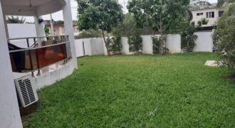 Villa duplex de 8 pièces en vente à Abidjan Cocody 2 plateaux