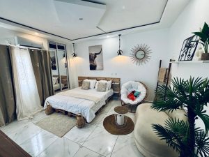 Studio meublé  Disponible à Cocody Riviera Faya