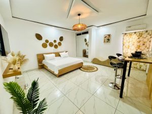 Studio meublé Disponible à  Abidjan Cocody Riviera Faya