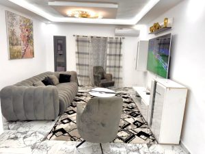 APPARTEMENT MEUBLÉ DE 03 PIÈCES  À COCODY RIVIERA BONOUMIN