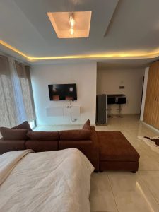 Studio meublé disponible à Angré château