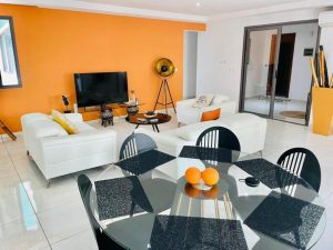 Appartement meublé trois (3) pièces situé à Angré