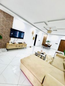 Résidence meublée  de 03 pièces à Abidjan Riviera Abatta