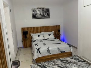 Grand studio meublées à la Riviera 2