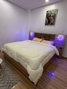 Appartement Meublé de 2 Pièces avec Jacuzzi à Cocody, Abidjan, Côte d’Ivoire