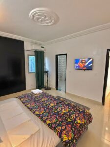 Résidence meublée de 03 pièces disponible à Yopougon, Abidjan, Côte d&rsquo;Ivoire