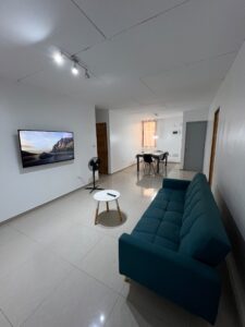 Résidence meublée de 03 pièces avec baignoire disponible  à Bouaké, Côte d&rsquo;Ivoire