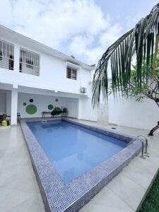 Résidence Meublée de 06 pièces avec piscine disponible à Angré les arcades 4, Abidjan, Côte d&rsquo;Ivoire
