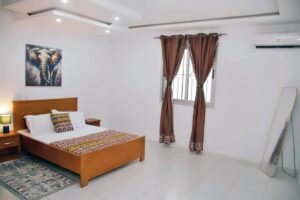 Résidence meublée de 03 pièces disponible à la Riviera Golf, Abidjan, Côte d&rsquo;Ivoire
