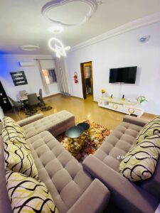 Appartement meublé 3 pièce disponible au quartier commerce, Bouaké, Côte-d’Ivoire