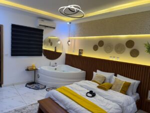 Studio Meublé avec Jacuzzi disponible au Remblais Koumassi , Abidjan , Côte d&rsquo; Ivoire