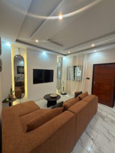Appartement meublé 02 Pièces disponible Angré château, Cocody, Abidjan, Côte d’Ivoire