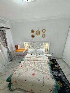 Appartement meublé 02 pièces disponible à Modeste, à  Grand Bassam, Côte d’Ivoire