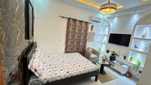 Studio meublée disponible à Femme Peuhl 1, Grand Bassam, Côte d’Ivoire